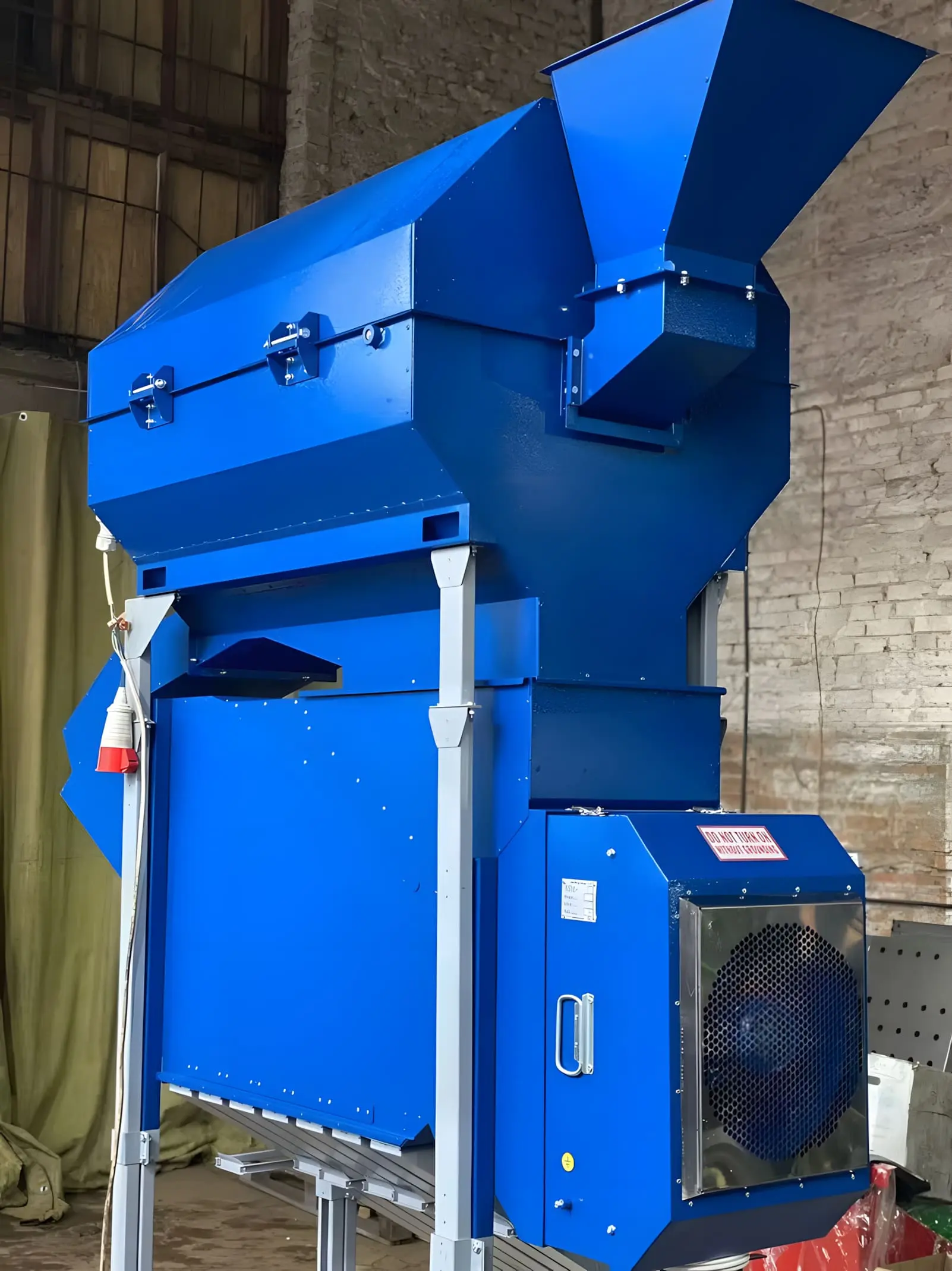 Drum pre-cleaner for AGM Getreidereiniger